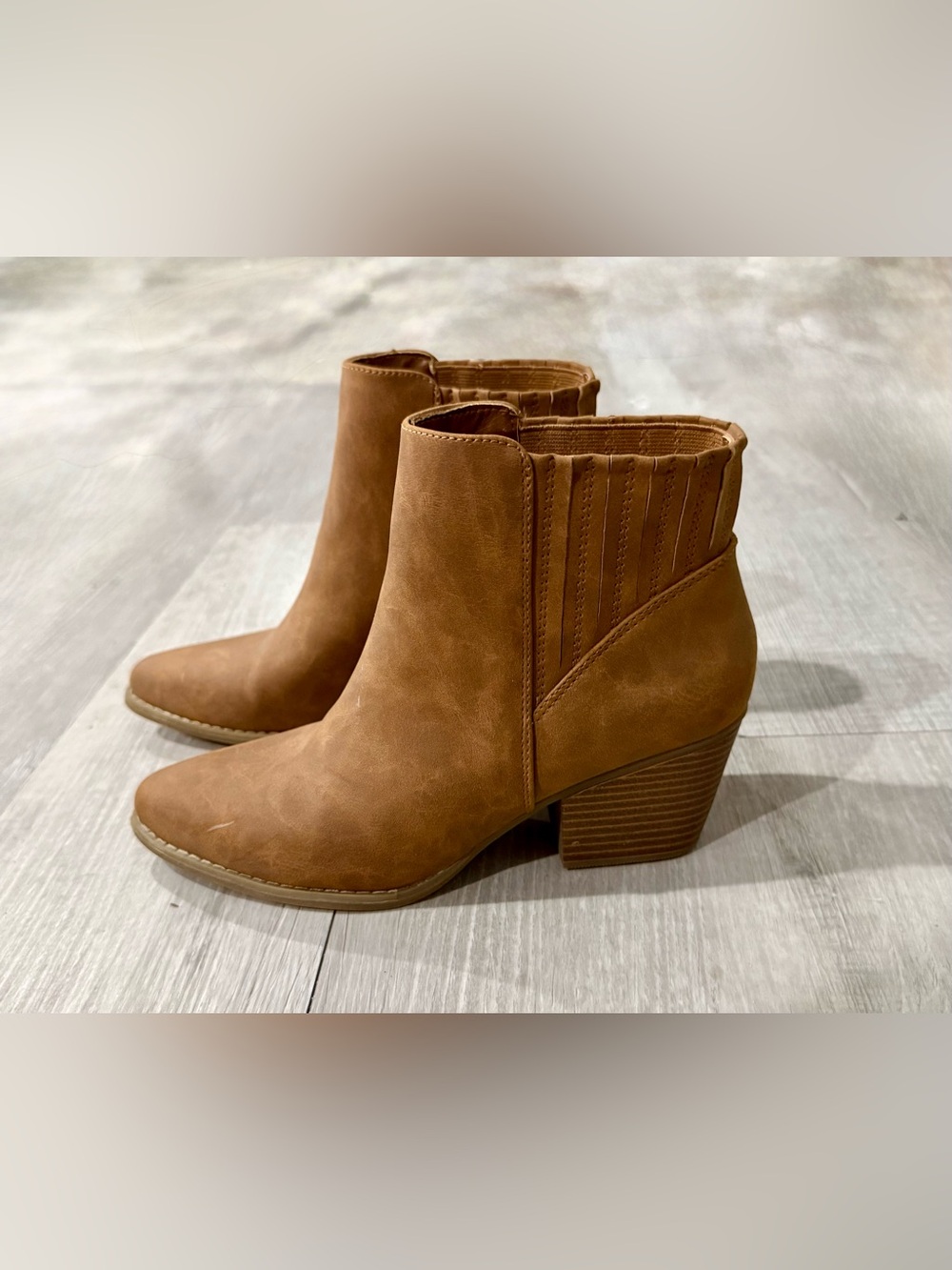 A.N.A. Delco Women’s Cognac Brown Ankle Bootie Pointed Toe Zip Elastic US 8.5